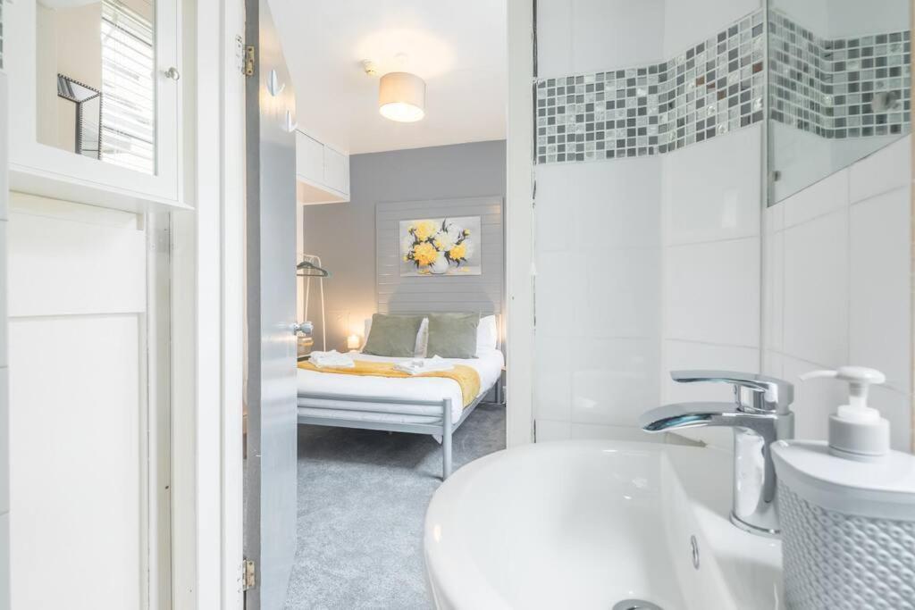 Apartment Private 2 With Kitchenette By Cb No Minimum CBG