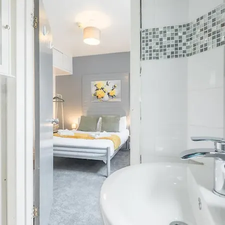 Private Room 2 With Kitchenette By Cb Stays No Minimum Stays Cambridge  Exterior photo