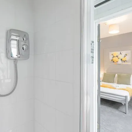 Private Room 2 With Kitchenette By Cb Stays No Minimum Stays Cambridge  Exterior photo