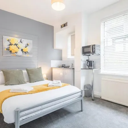 Private Room 2 With Kitchenette By Cb Stays No Minimum Stays Cambridge  Exterior photo