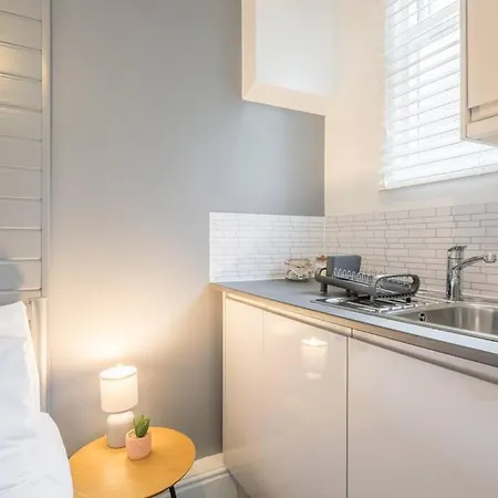 Private Room 2 With Kitchenette By Cb Stays No Minimum Stays Cambridge  Exterior photo